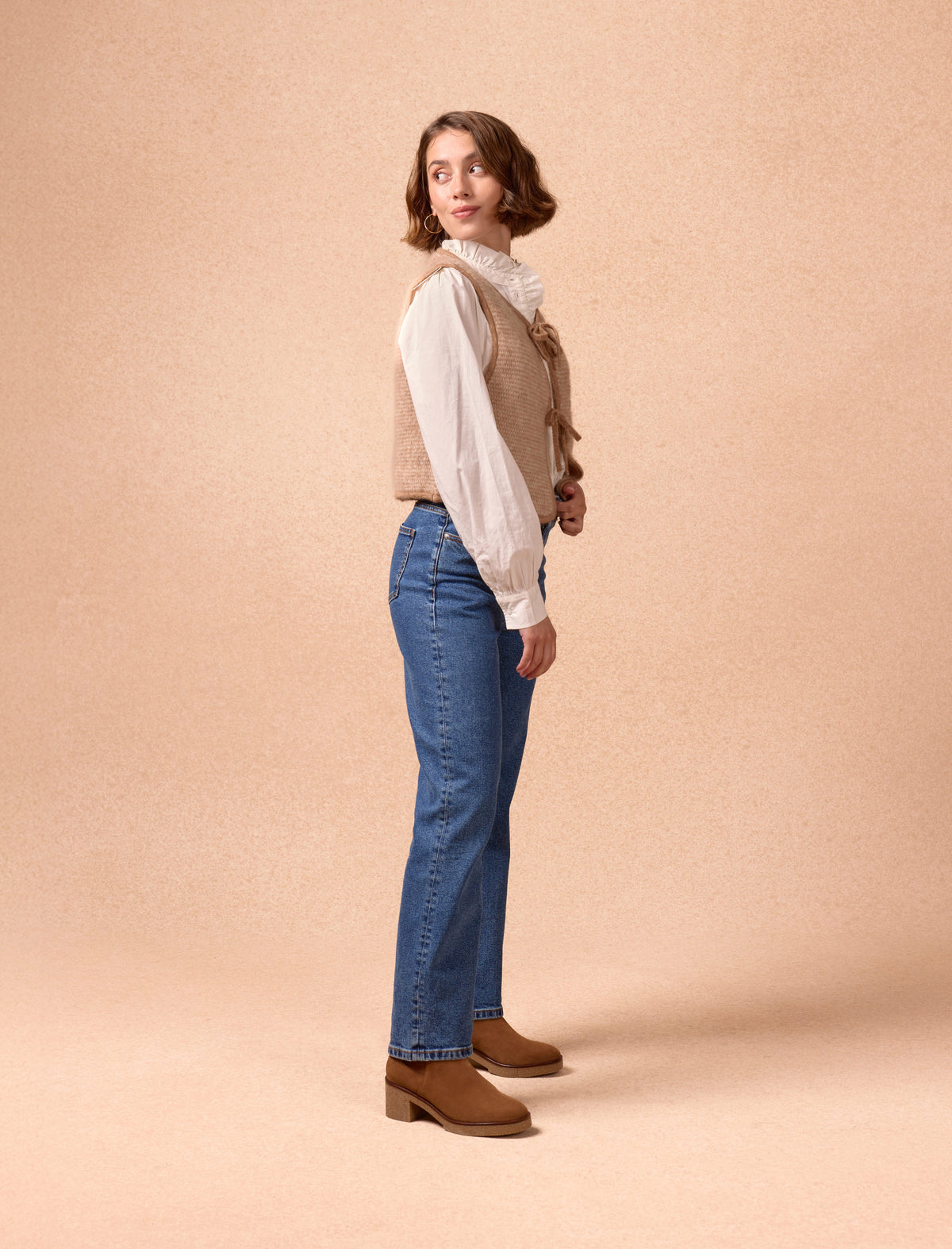 Laura - Chestnut  - vue 3