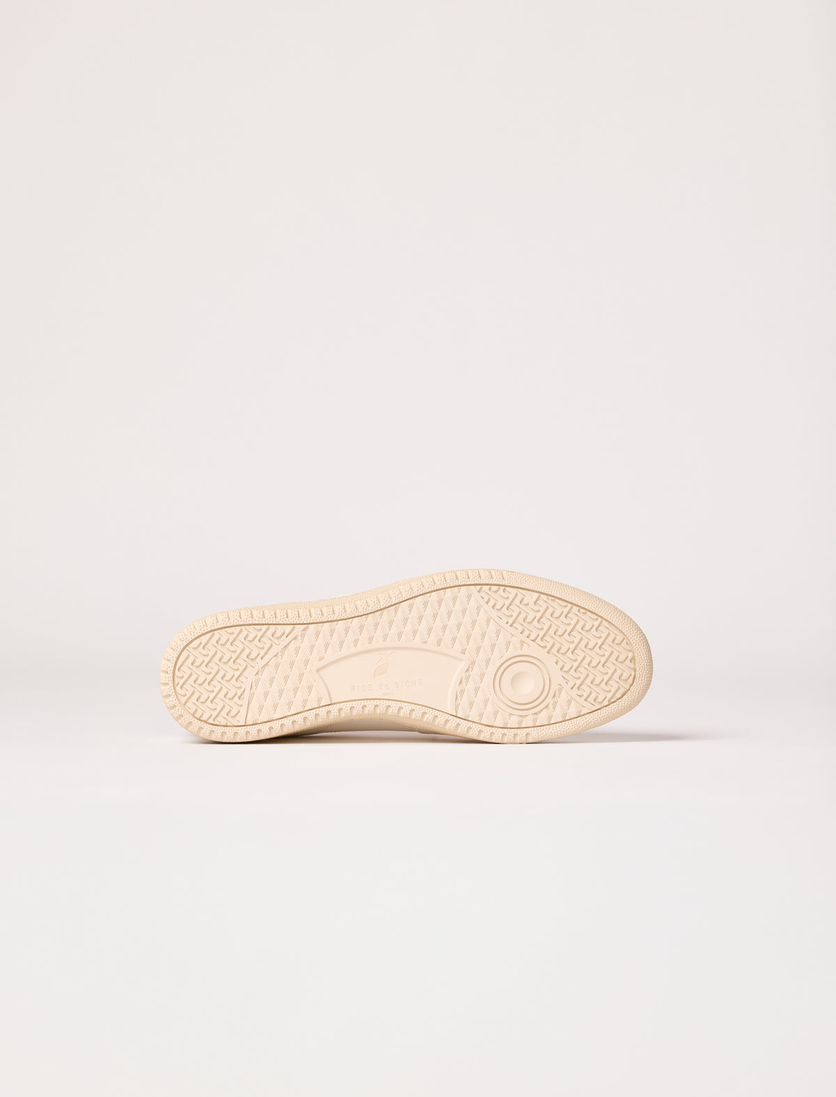 Textured rubber outsole