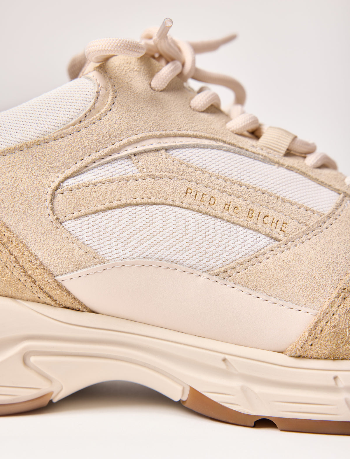 Zertifiziertes LWG Gold-Leder